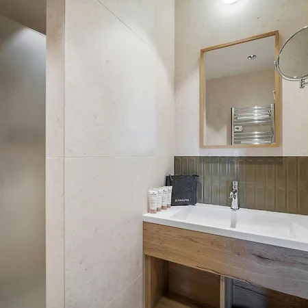 アパート Raffine Avec Acces Pistes Et Jacuzzi - Fr-1-568-57 *